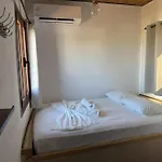 אכסניה Rhodes Youth (adults Only) עיר רודוס