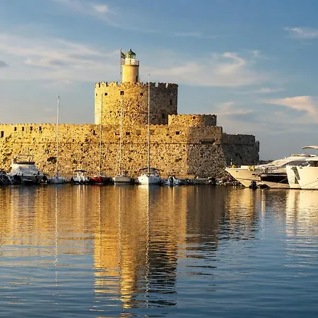 Rhodes Youth (adults Only) Ostello *