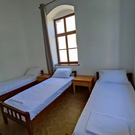 Rhodes Youth (adults Only) بيت شباب